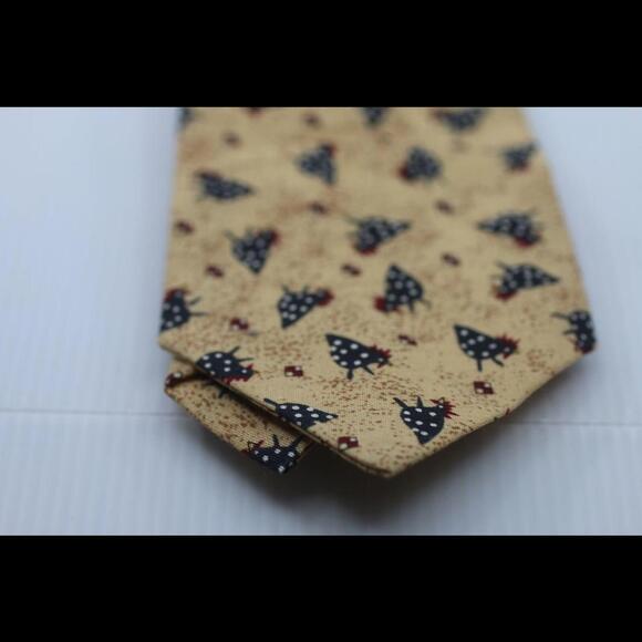 Tie Solitaire with rooster birds logo on a beige cloth - Picture 2 of 5